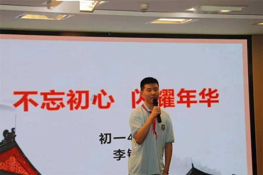 强大的狮子拼图